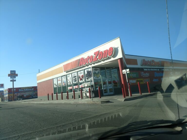 23631 refaccionaria autozone 768x576