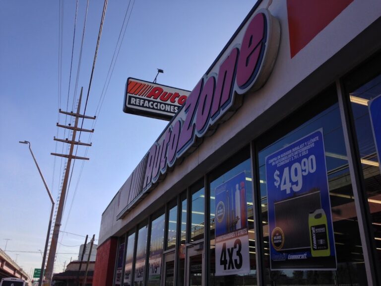 23681 refaccionaria autozone 768x576