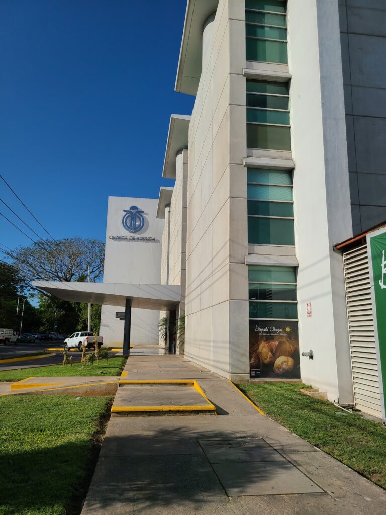 2377 clinica de merida 768x1024