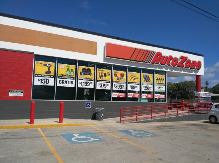 23908 refaccionaria autozone 768x570