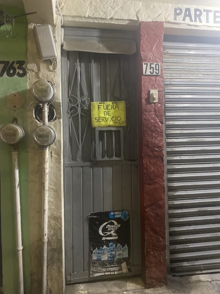 24060 refaccionaria la roca 768x1024