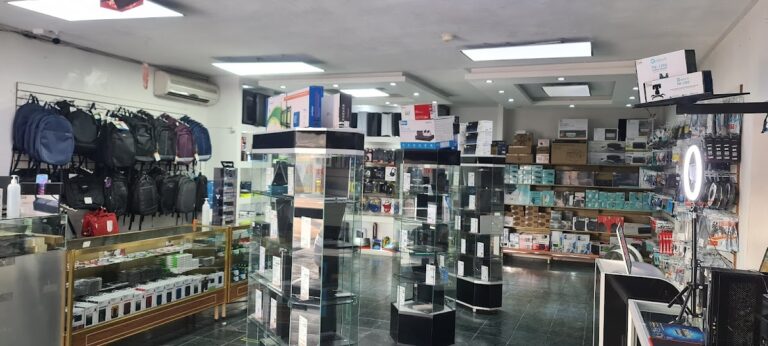 2562 la casa de las computadoras 768x346