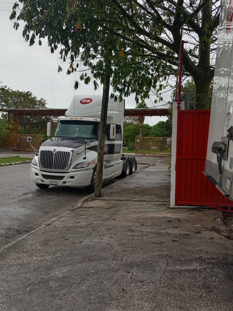 27069 paqueteria tresguerras cd del carmen 768x1024