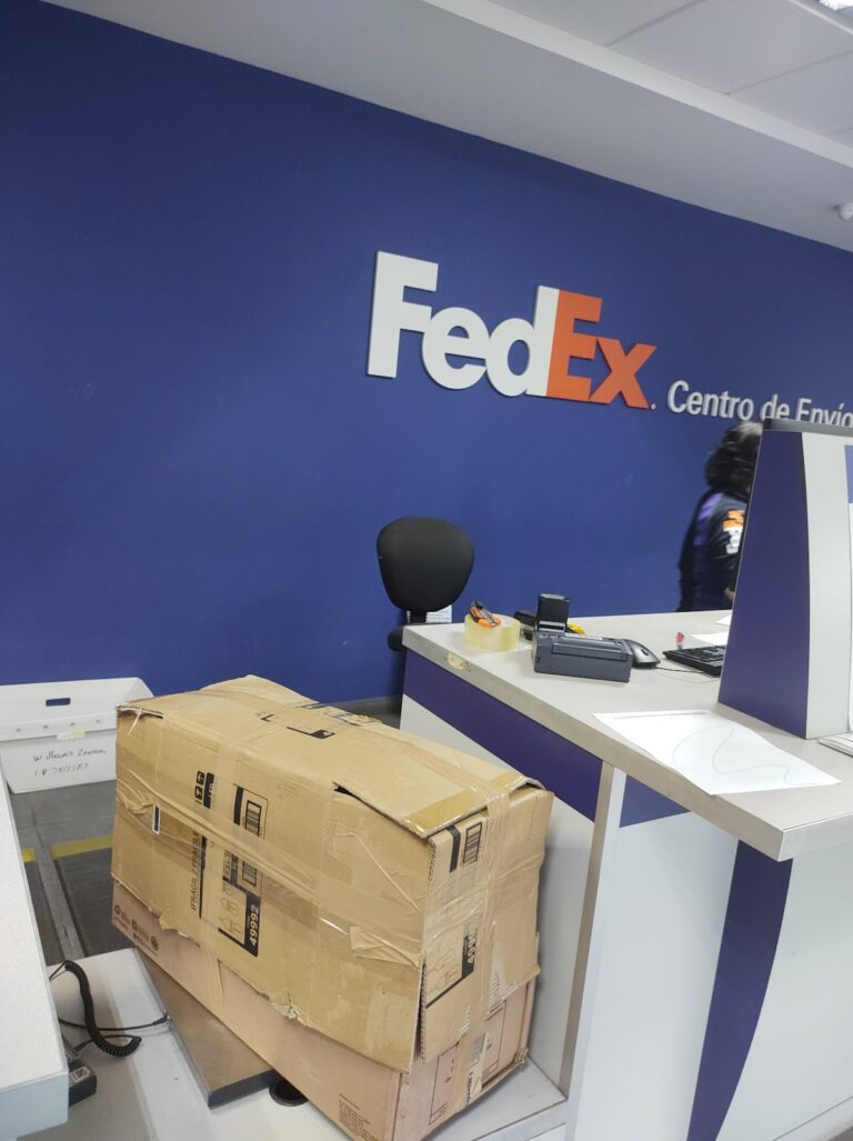 27452 fedex 768x1027