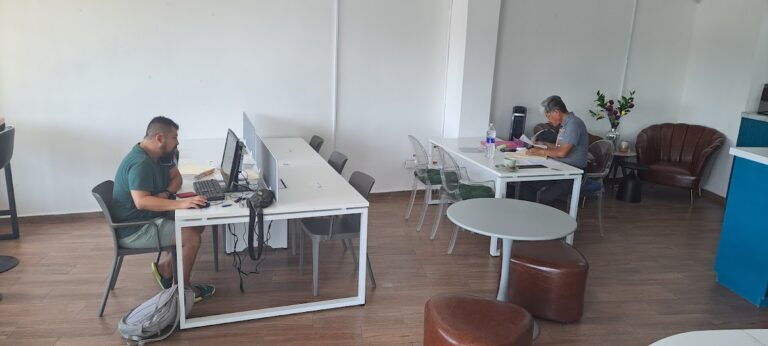 27667 naho co working coffe 768x346