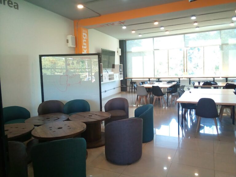 27756 wimeik academy 768x576