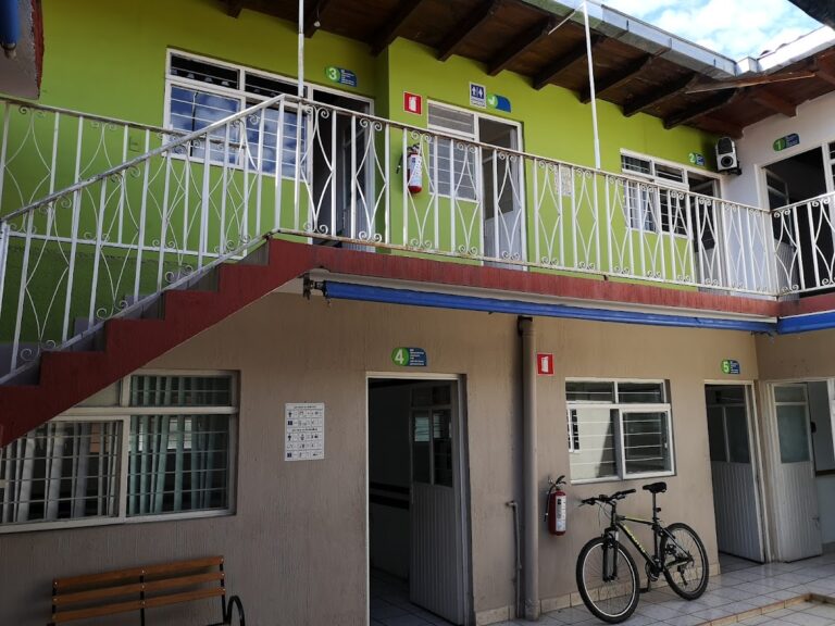 28215 olenguas escuela de idiomas 768x576