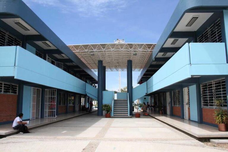 28329 facultad de idiomas uabjo 768x512