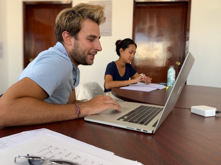 28345 idiomas now center 768x576