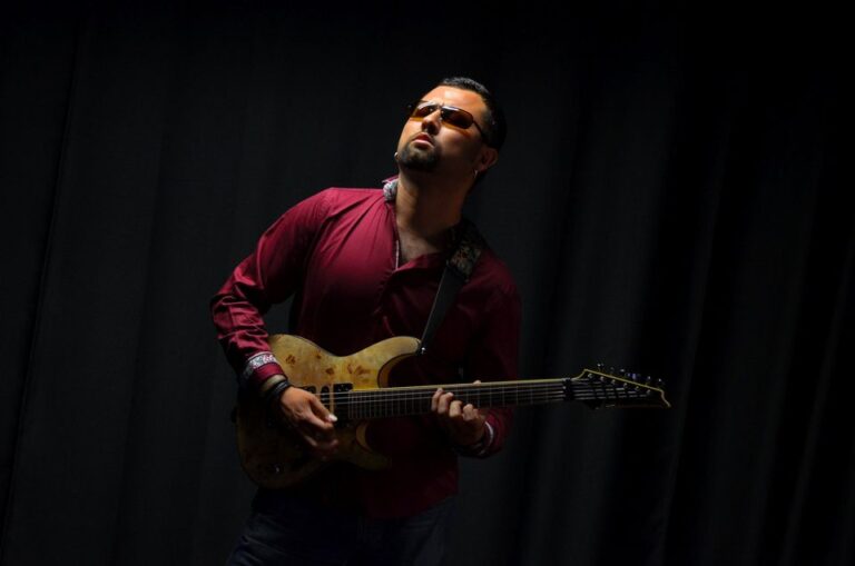 29045 clases de guitarra gdl 768x509