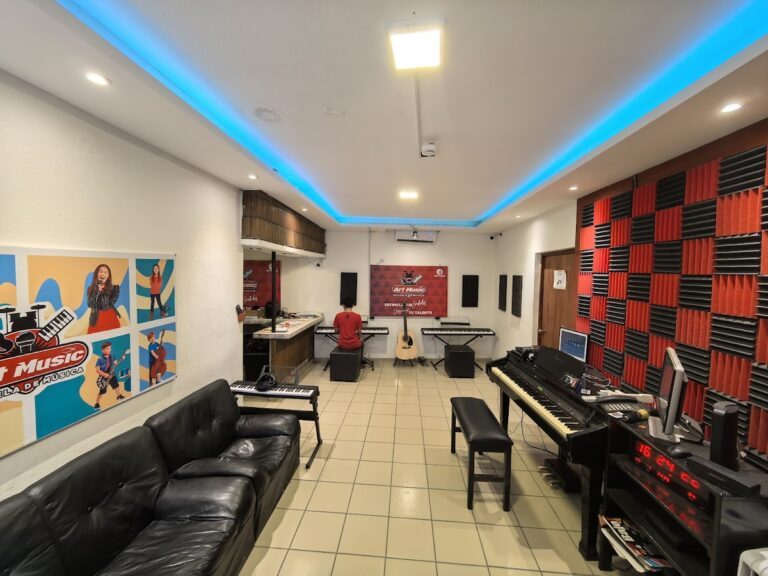 29214 art music 768x576