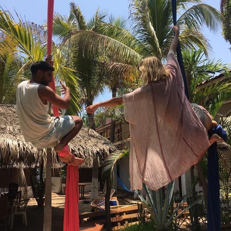 29623 escuela de acrobacia aerea 8211 aerial mandala