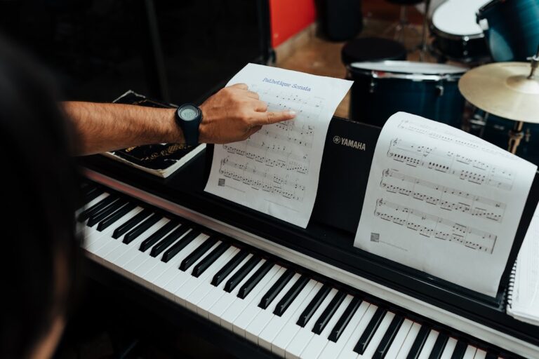 29839 eiffel escuela de artes 768x512