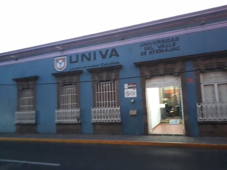 30966 universidad del valle de atemajac plantel zamora 768x576
