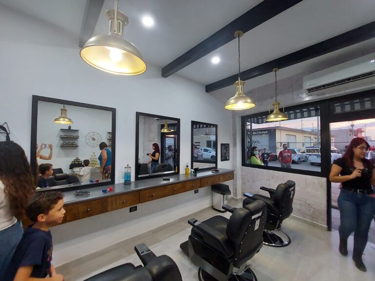 30997 lion street barberia 768x576