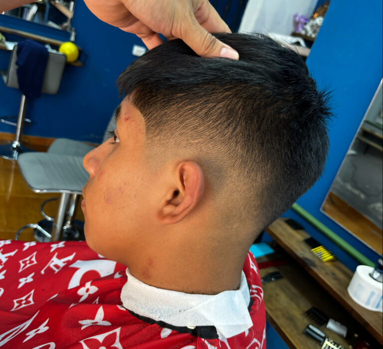 31205 victors house barbers 768x699