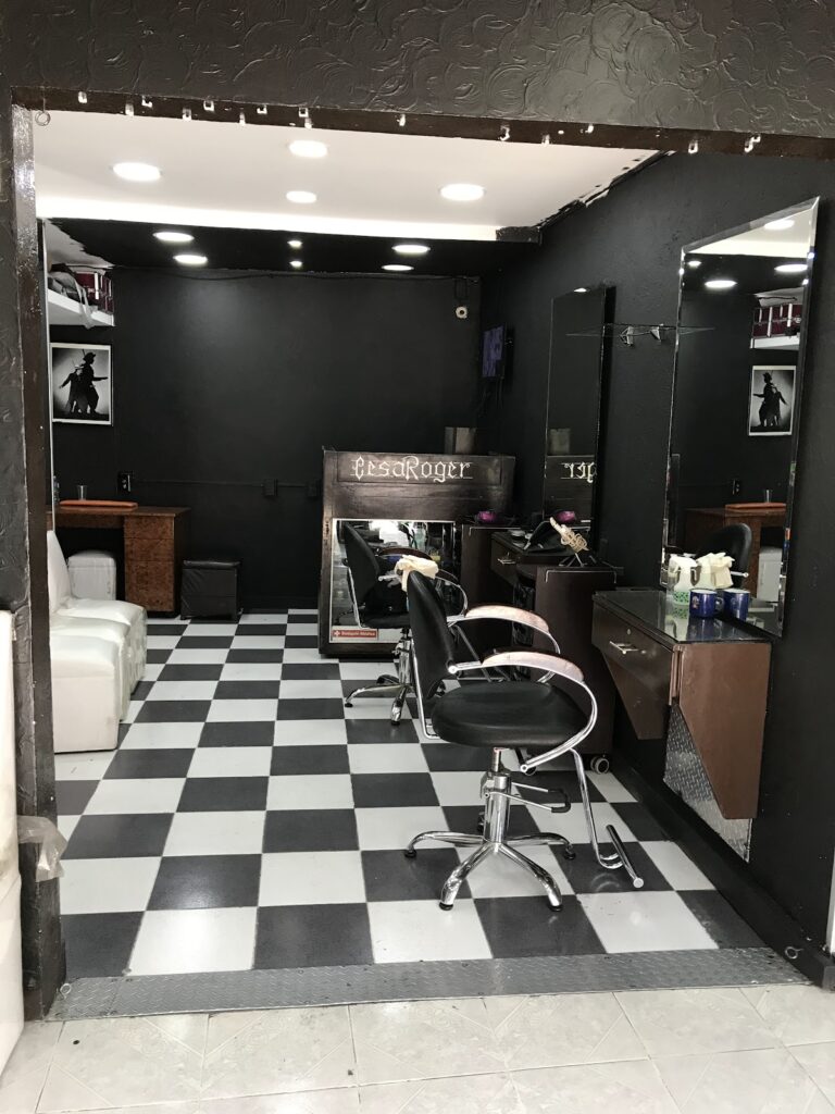 31333 estudio barberia shop 768x1024