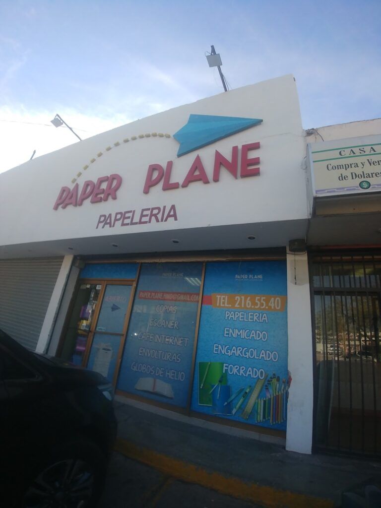 31883 paper plane papeleria 768x1024