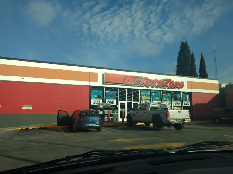 35373 refaccionaria autozone 768x576