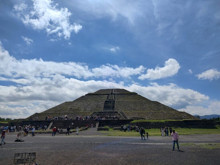 37616 apple tours 768x576