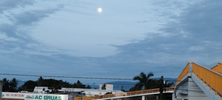 38568 manzanillo express 768x346