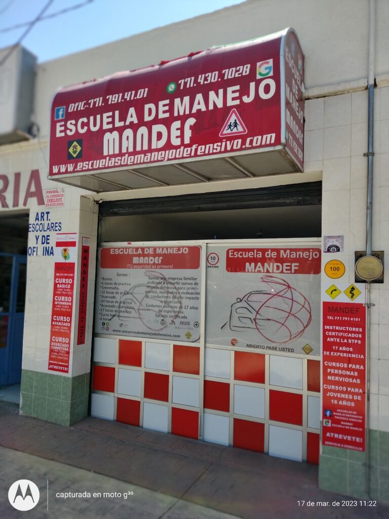 40064 mandef escuela de manejo defensivo 768x1024