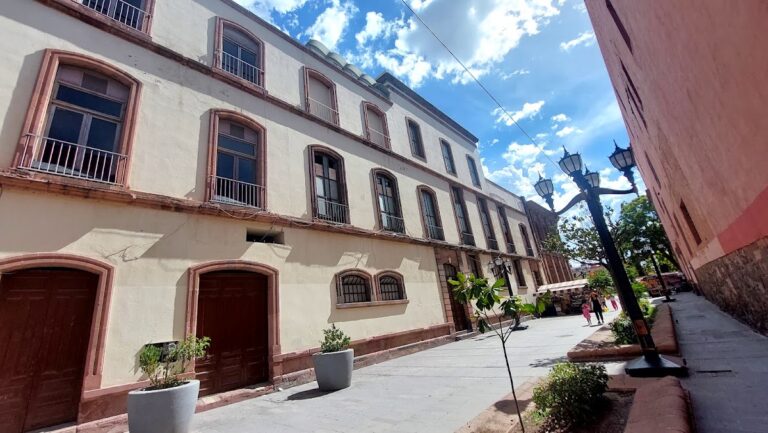 40650 escuela estatal de musica 768x433