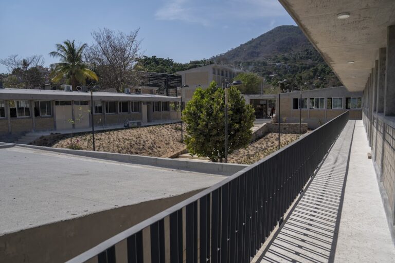 41835 escuela secundaria tecnica acapulco diamante 768x512