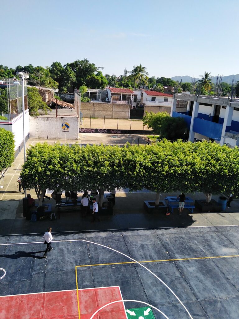 41896 instituto nueva galicia 768x1024