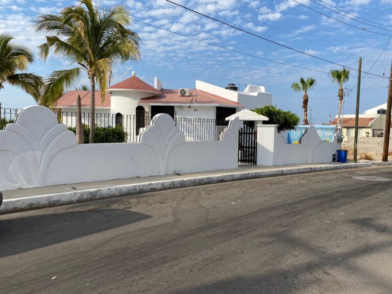 42527 kids in cabo 768x576