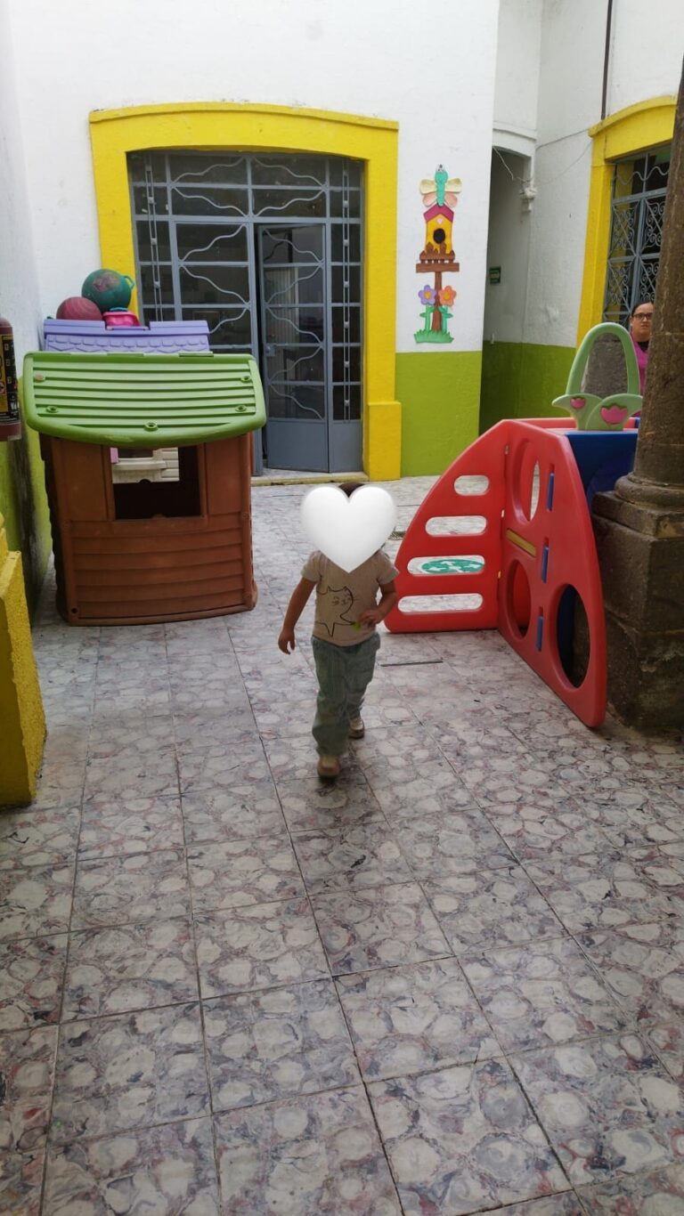 42744 kinder guarderia julio cortazar 768x1366