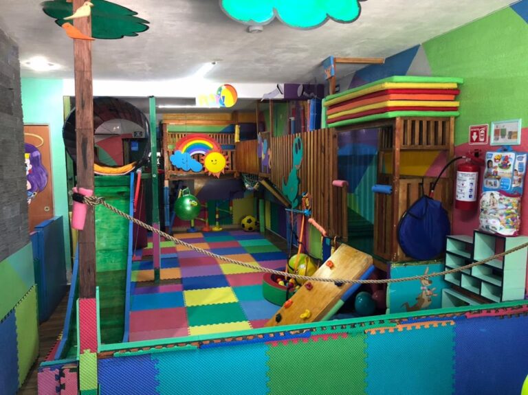 42834 play guarderia bilingue 768x575