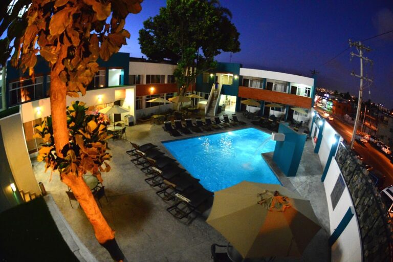 42990 baja inn ensenada 768x512