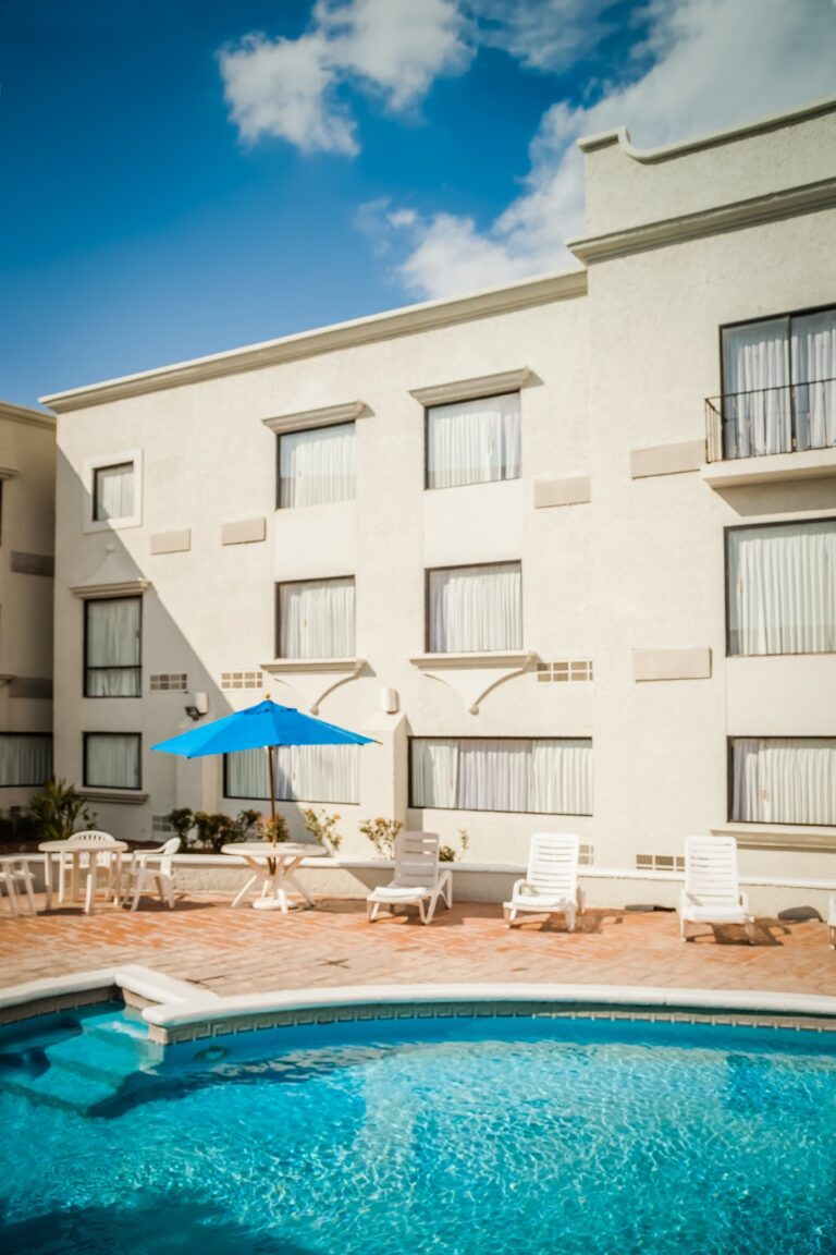 43048 fiesta inn monclova 768x1152