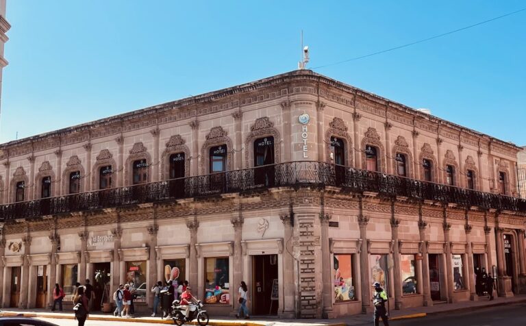 43095 palacio de las rosas hotel 768x476