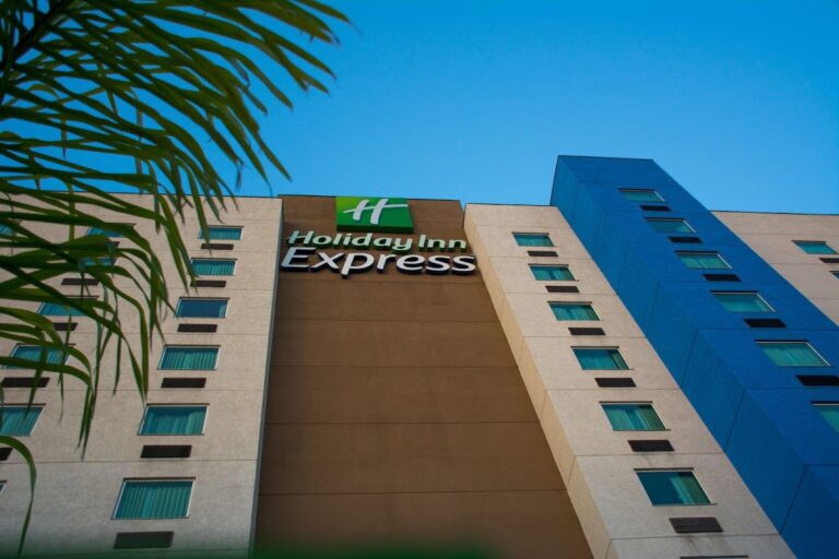 43099 holiday inn express saltillo zona aeropuerto 768x512