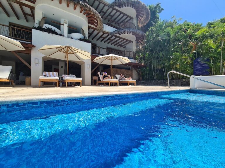 43149 pacifica grand zihuatanejo 768x576