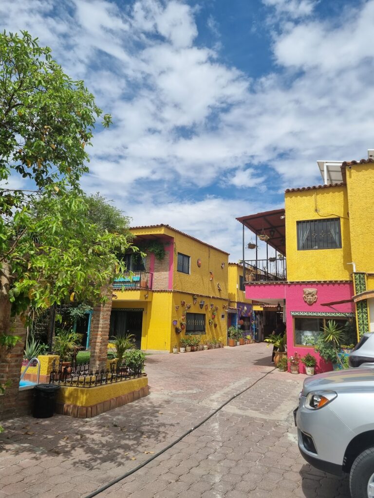 43173 hotel posada las margaritas 768x1024