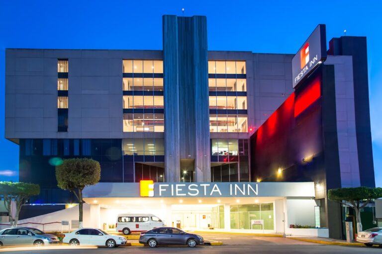 43199 fiesta inn tlalnepantla 768x512
