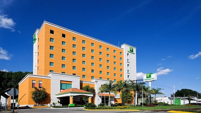 43273 holiday inn uruapan 768x432