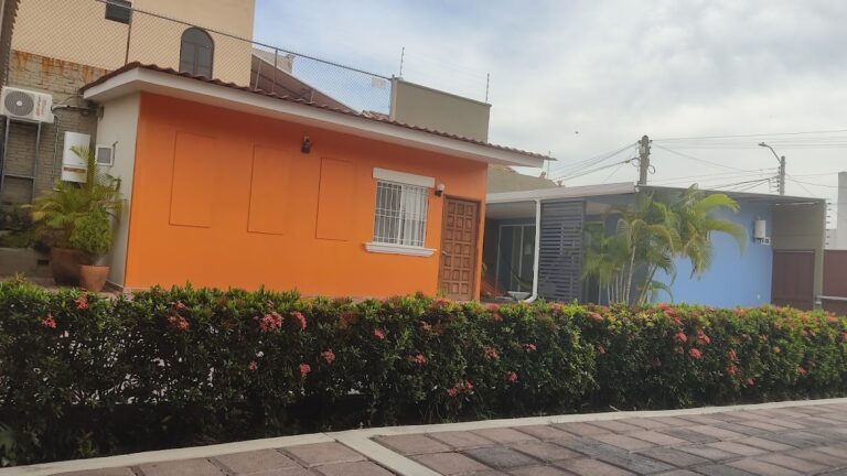 43568 hostal de colores 768x432