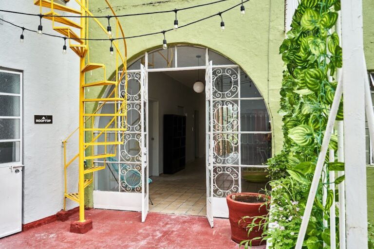 43685 hostal americana 768x512