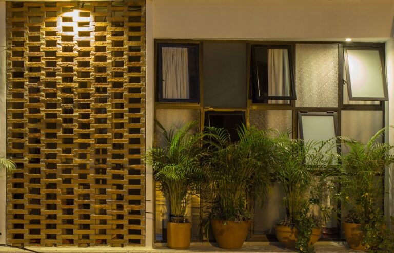 43717 los muertos hostal 768x494