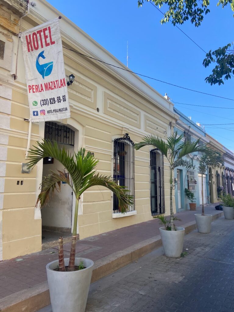 43841 hotel perla mazatlan 768x1024