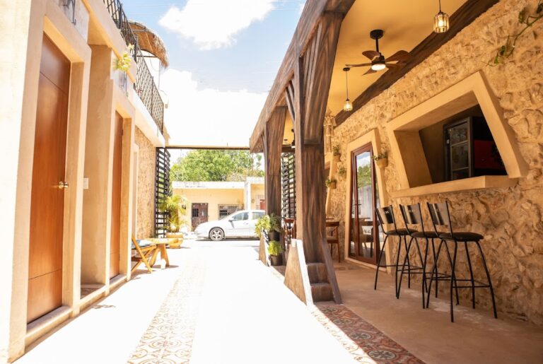 43914 hotel tunich naj hostal 768x515