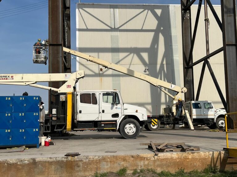 44499 renta de gruas y equipos de elevacion monclova equirent 768x576