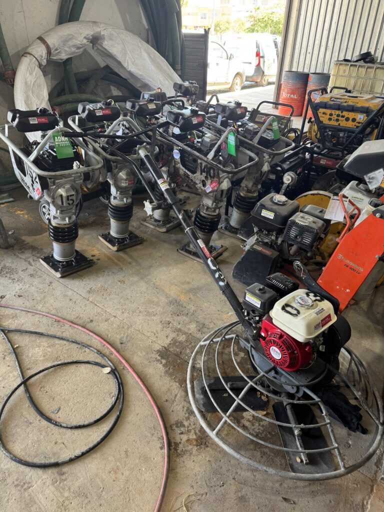 44628 renta de maquinaria en puerto vallarta adnr 768x1024