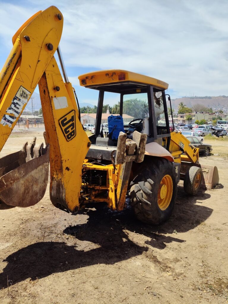 44663 renta de retroexcavadoras 768x1023