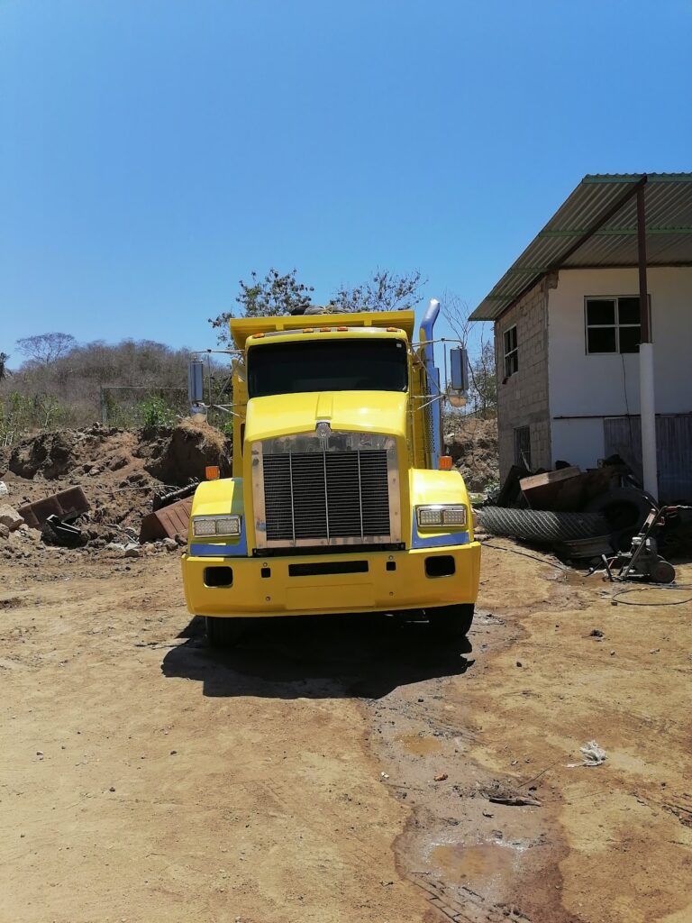 44671 renta de maquinaria y camiones movi tierra 768x1024