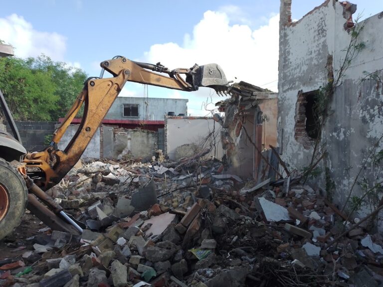 44829 renta de excavadora y reto martillo 768x576